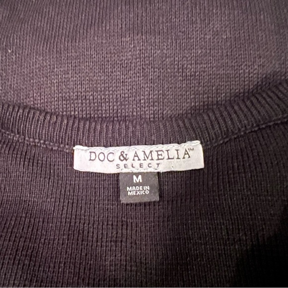 Doc & Amelia vest and sweater - Picture 11 of 11